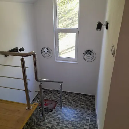 Apartment 3 *