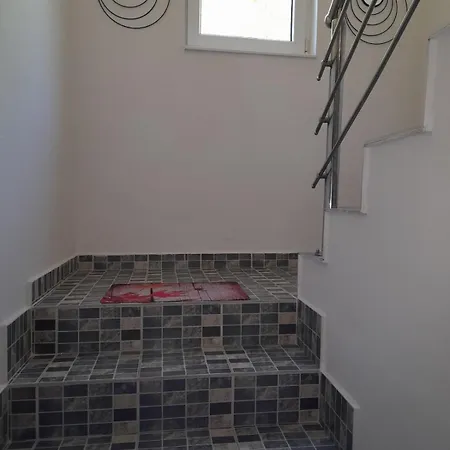 Apartment 3 *